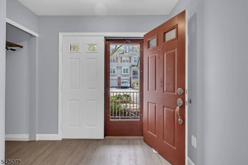 30 Birch Ter, Mount Arlington Boro, NJ 07856