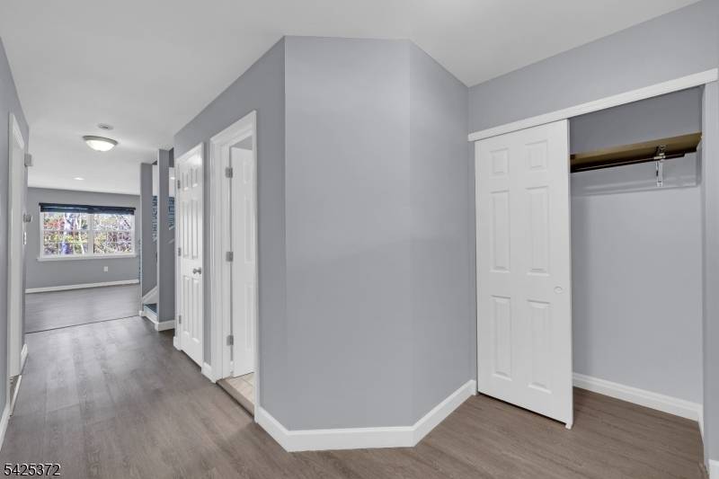 30 Birch Ter, Mount Arlington Boro, NJ 07856