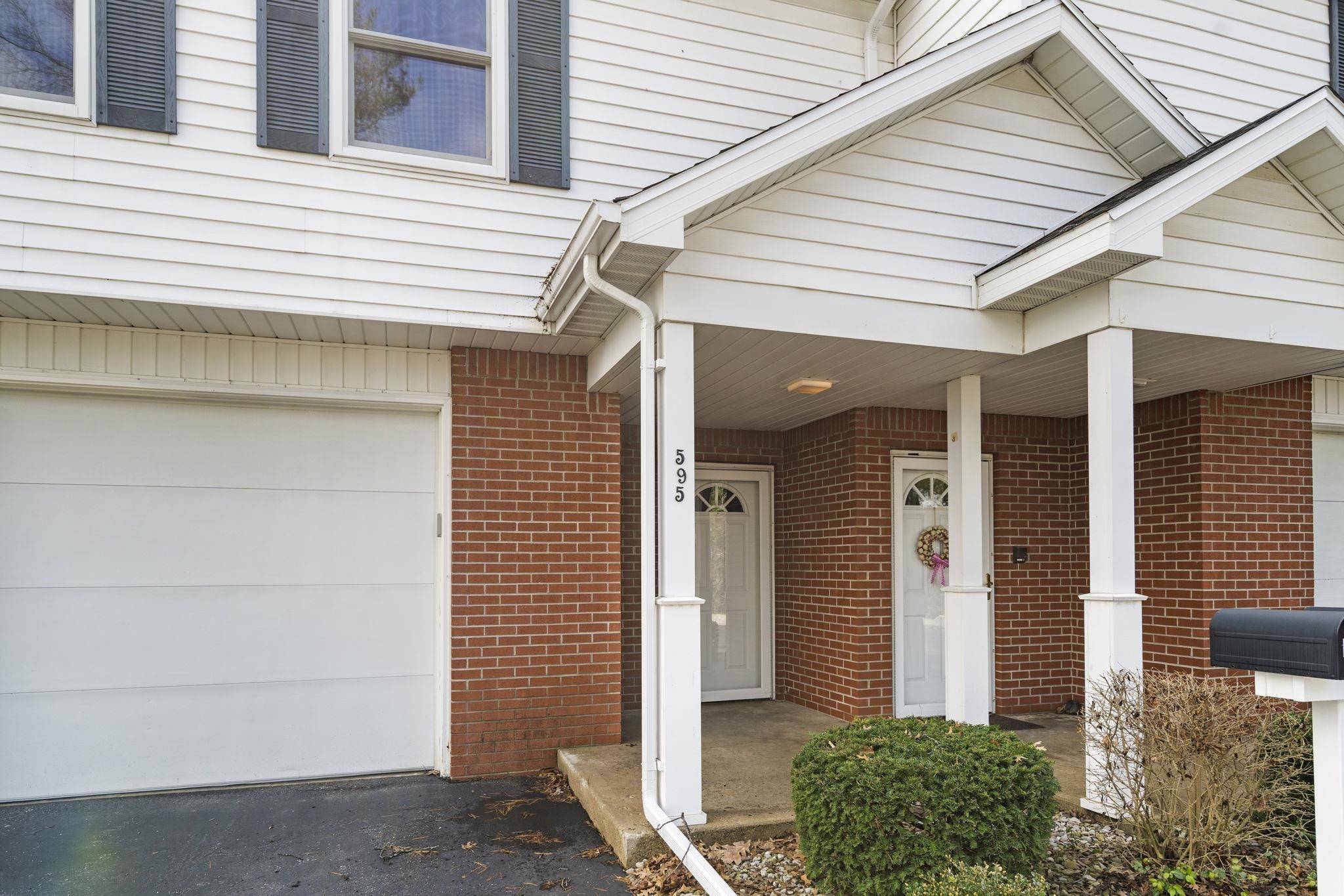 595 Georgetown PL, Traverse City, MI 49684