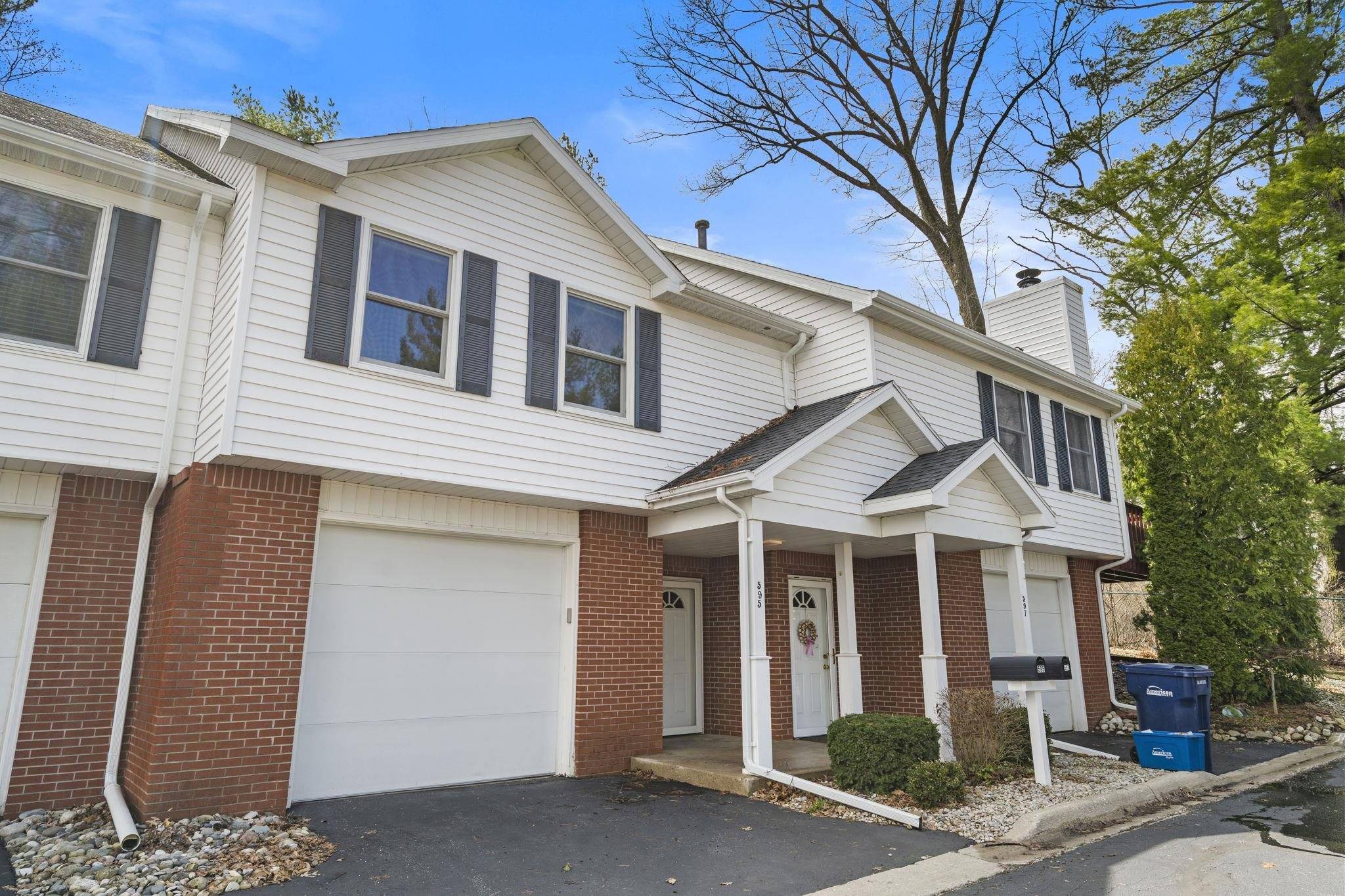 595 Georgetown PL, Traverse City, MI 49684