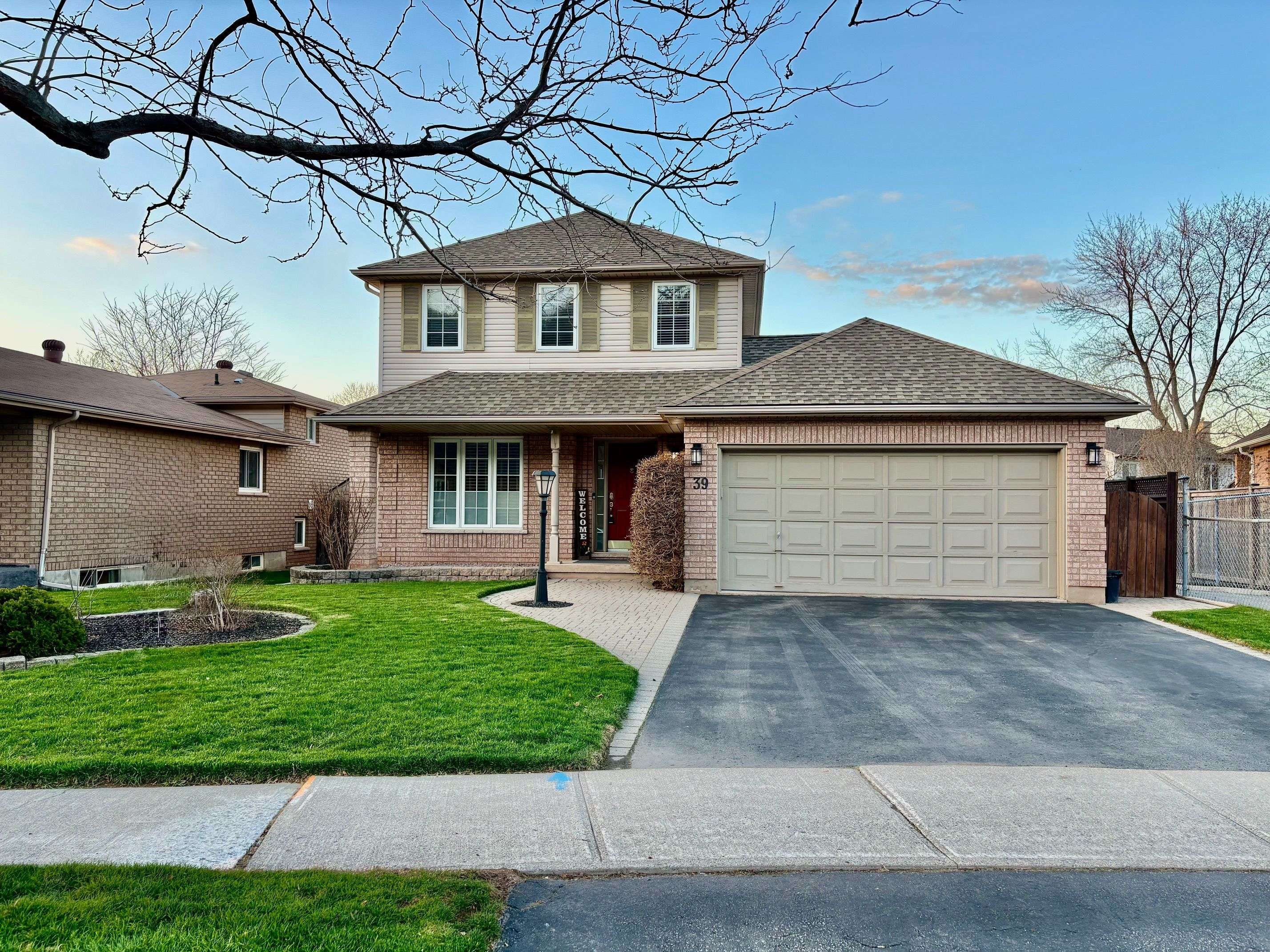 39 Colonial CRES, Grimsby, ON L3M 5H3