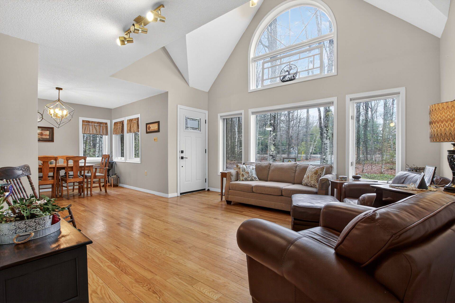 502 Tennyson RD, Drummond/north Elmsley, ON K7H 3C8