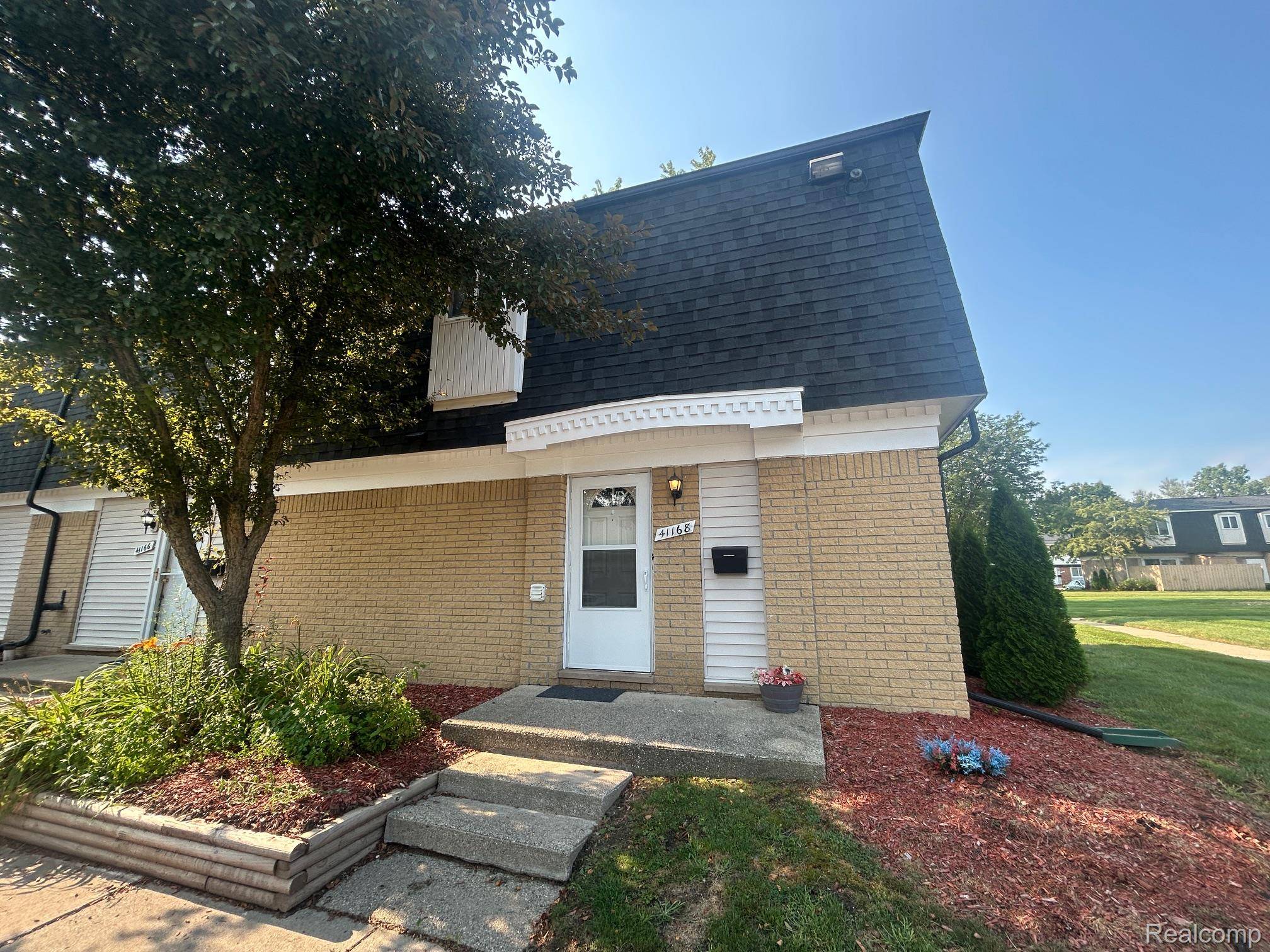 41168 N WOODBURY GREEN, Van Buren Charter Township, MI 48111