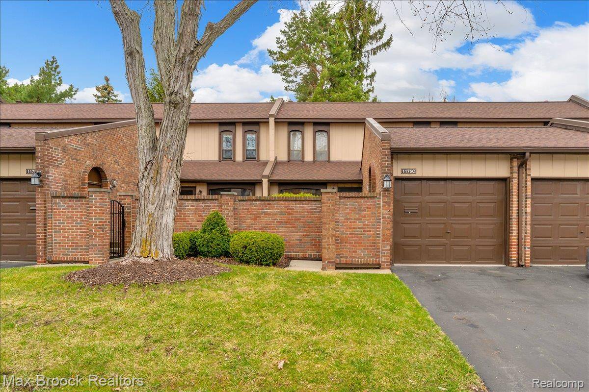 1175 Kirts BLVD #C, Troy, MI 48084