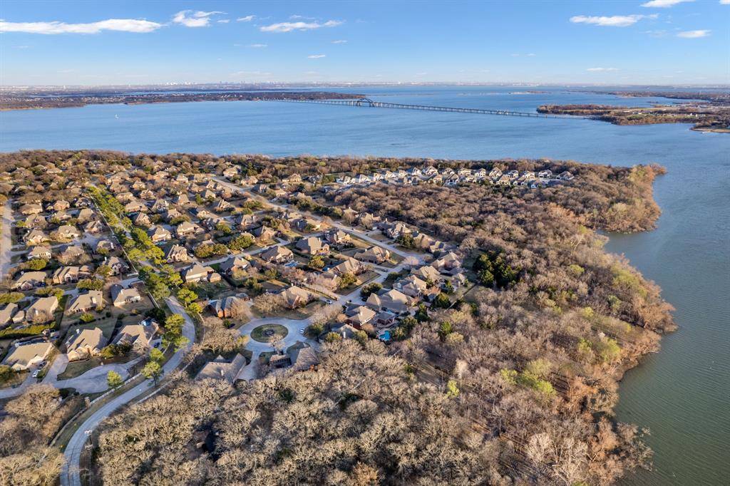 1130 Cogburn Court, Shady Shores, TX 76208