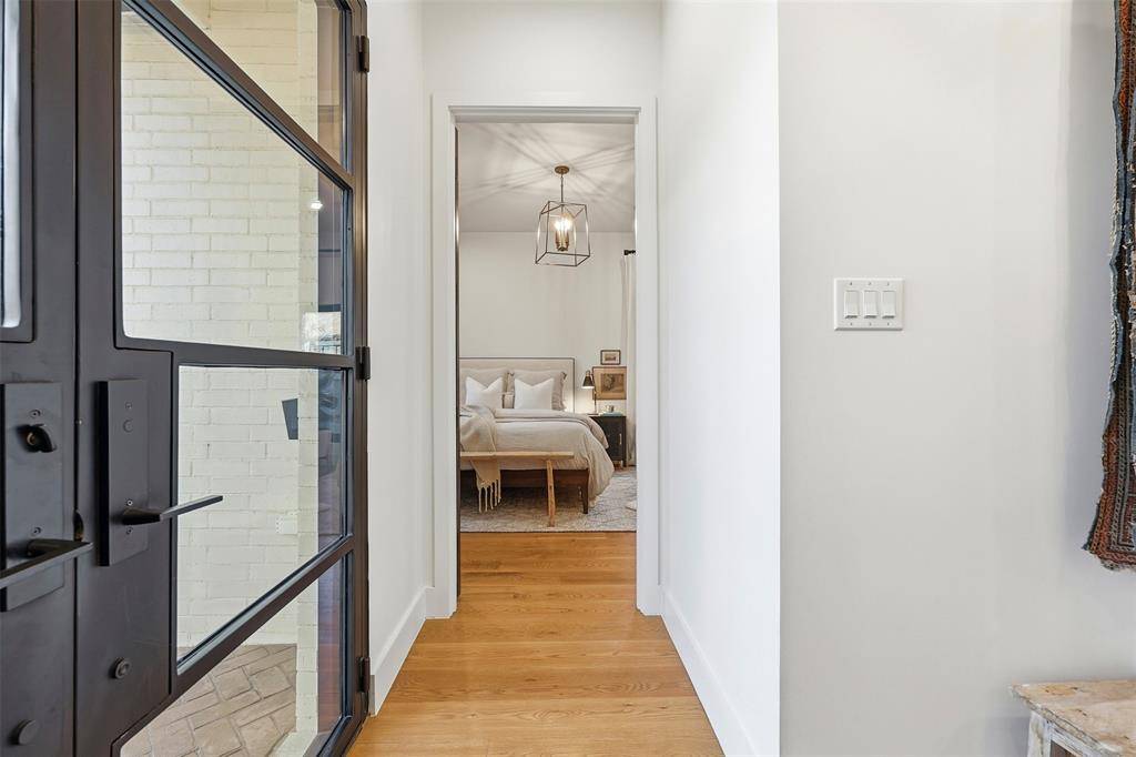 806 Thomasson Drive, Dallas, TX 75208