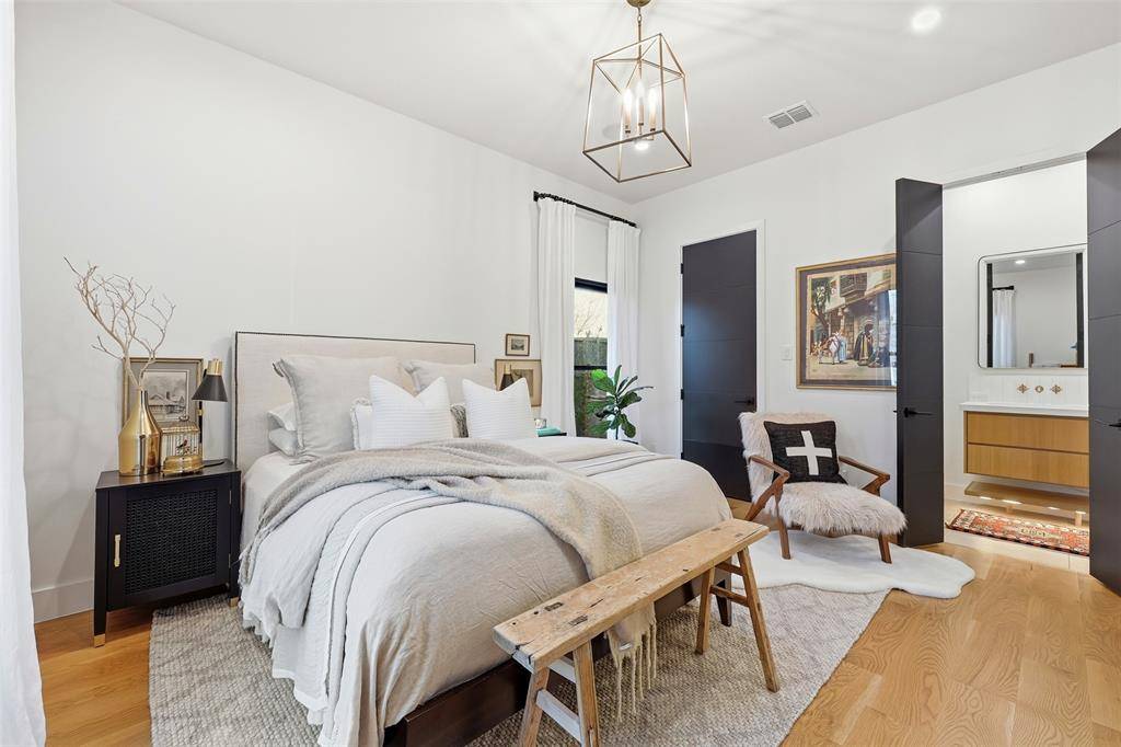 806 Thomasson Drive, Dallas, TX 75208