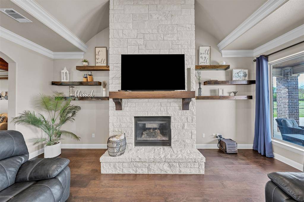 209 Martin Drive, Granbury, TX 76049