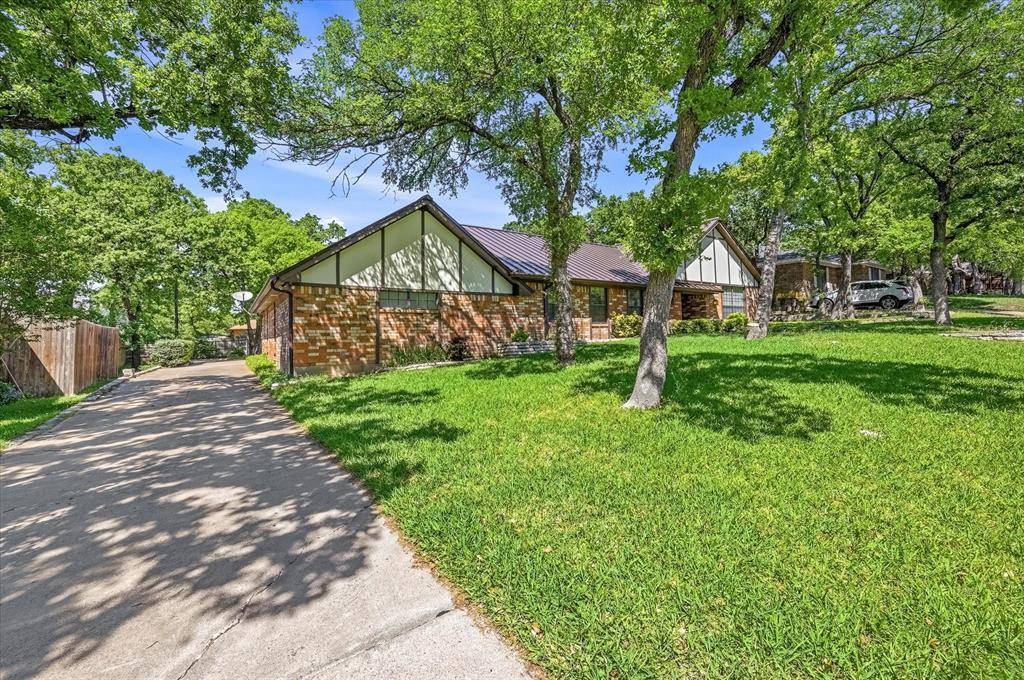 1509 Schumac Lane, Bedford, TX 76022