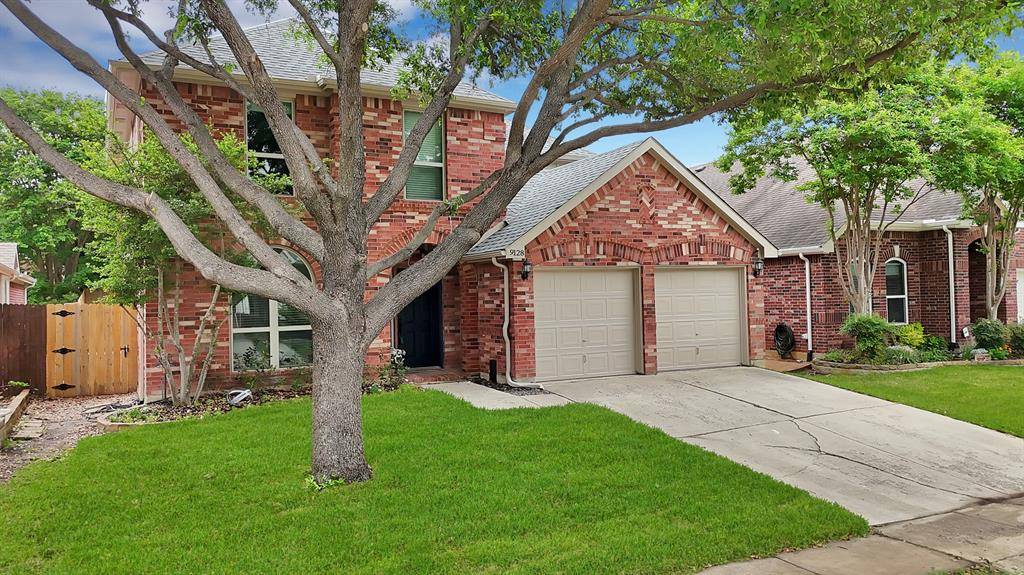 9128 Chardin Park Drive, Fort Worth, TX 76244