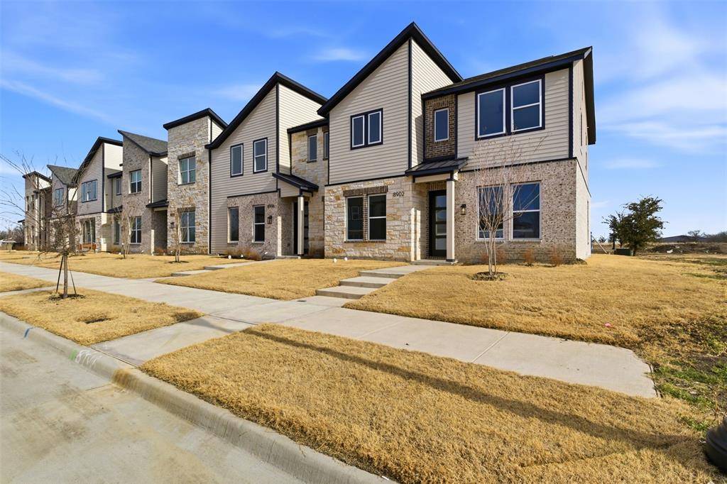 8902 Lowell Street, Rowlett, TX 75089