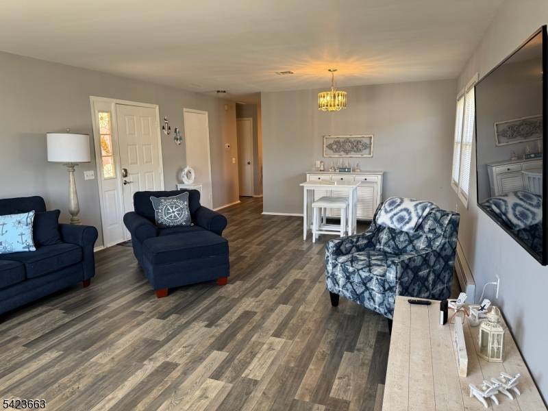 1 Ashcroft Ln, Berkeley Twp., NJ 08757