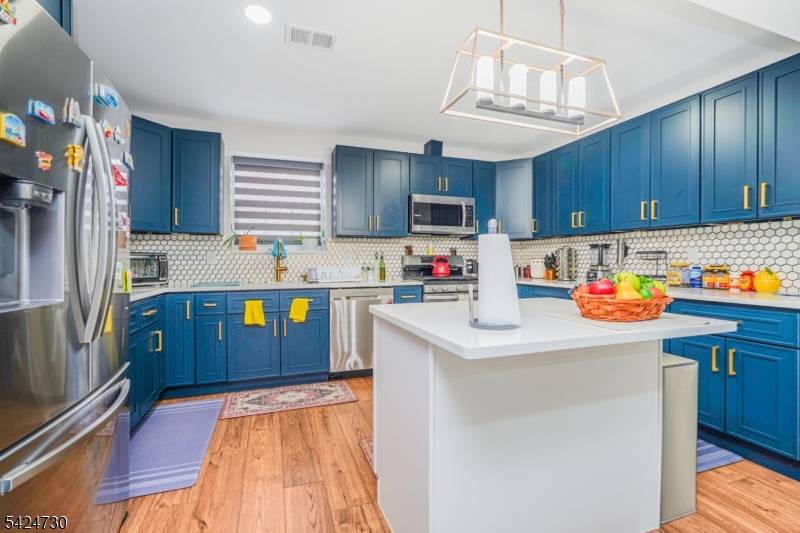 134 Union St, Carteret Boro, NJ 07008