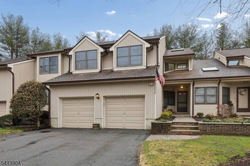 7 Valen Ct, Franklin Lakes Boro, NJ 07417