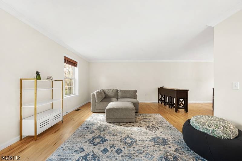 112 Peapack Road unit 2, Far Hills Boro, NJ 07931