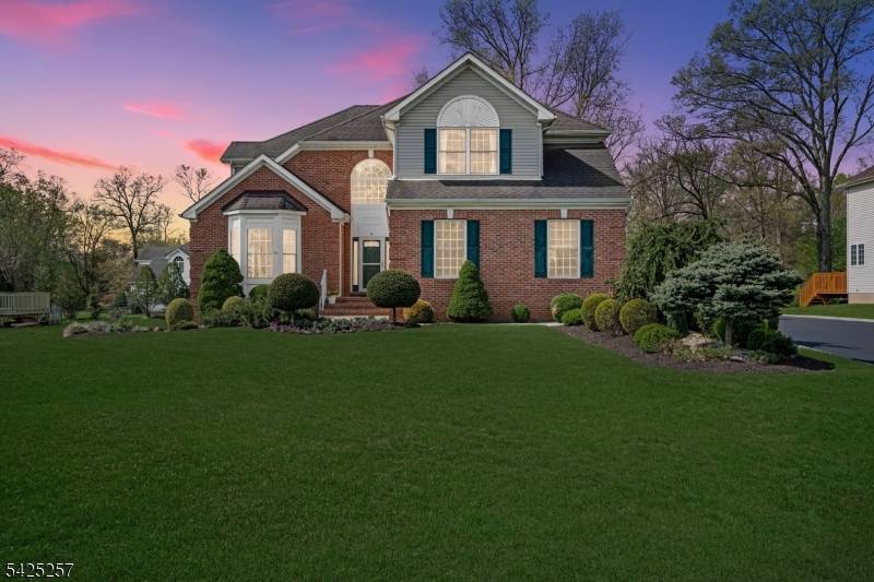 5 Emmons Ct, Bridgewater Twp., NJ 08807