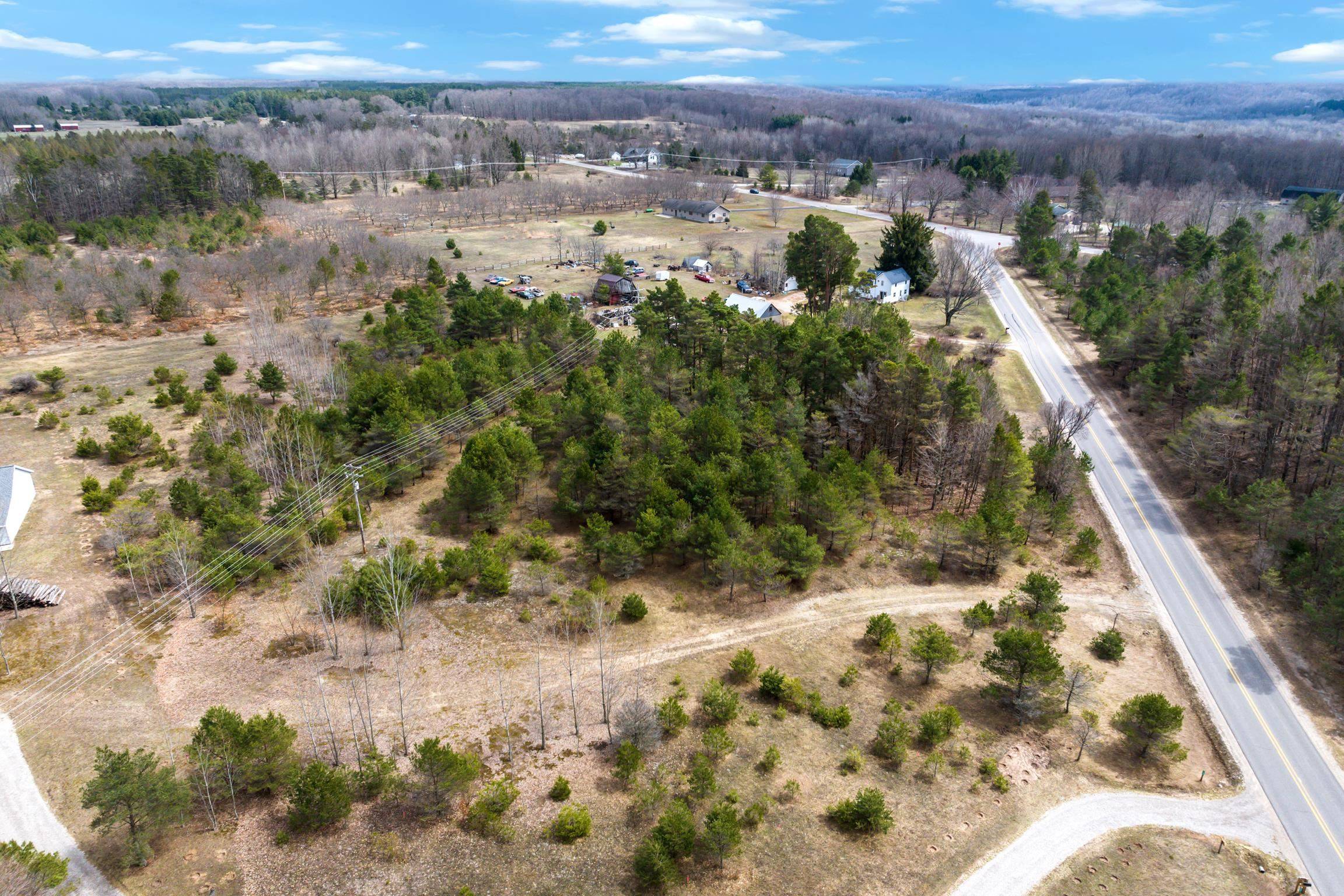 000 Case RD, Benzonia Twp, MI 46917