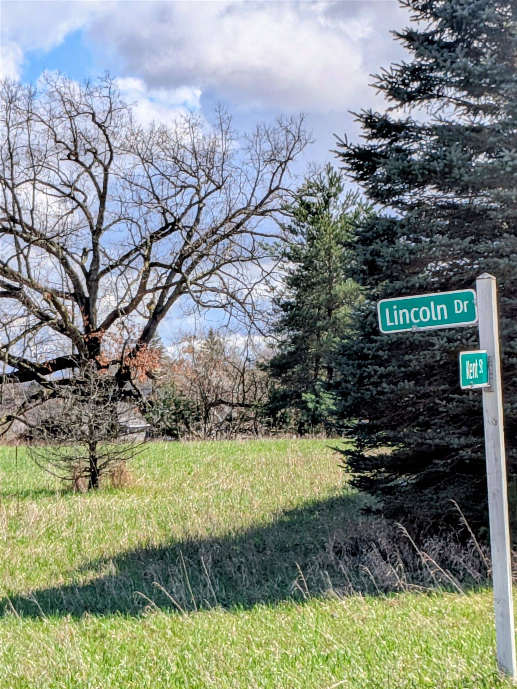 1097 Lincoln DR, Broomfield Twp, MI 48893