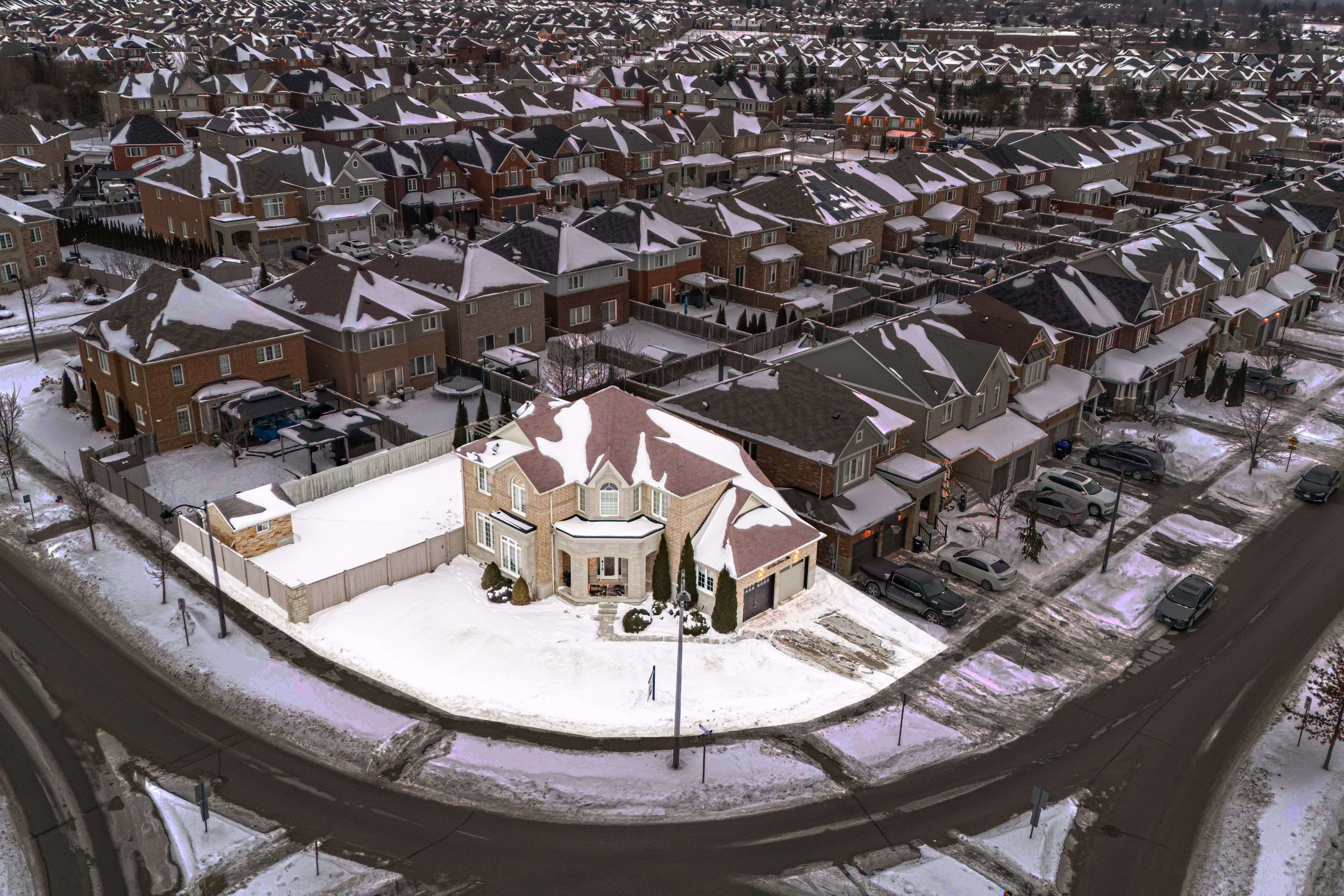 132 Blue Dasher BLVD, Bradford West Gwillimbury, ON L3Z 0E5