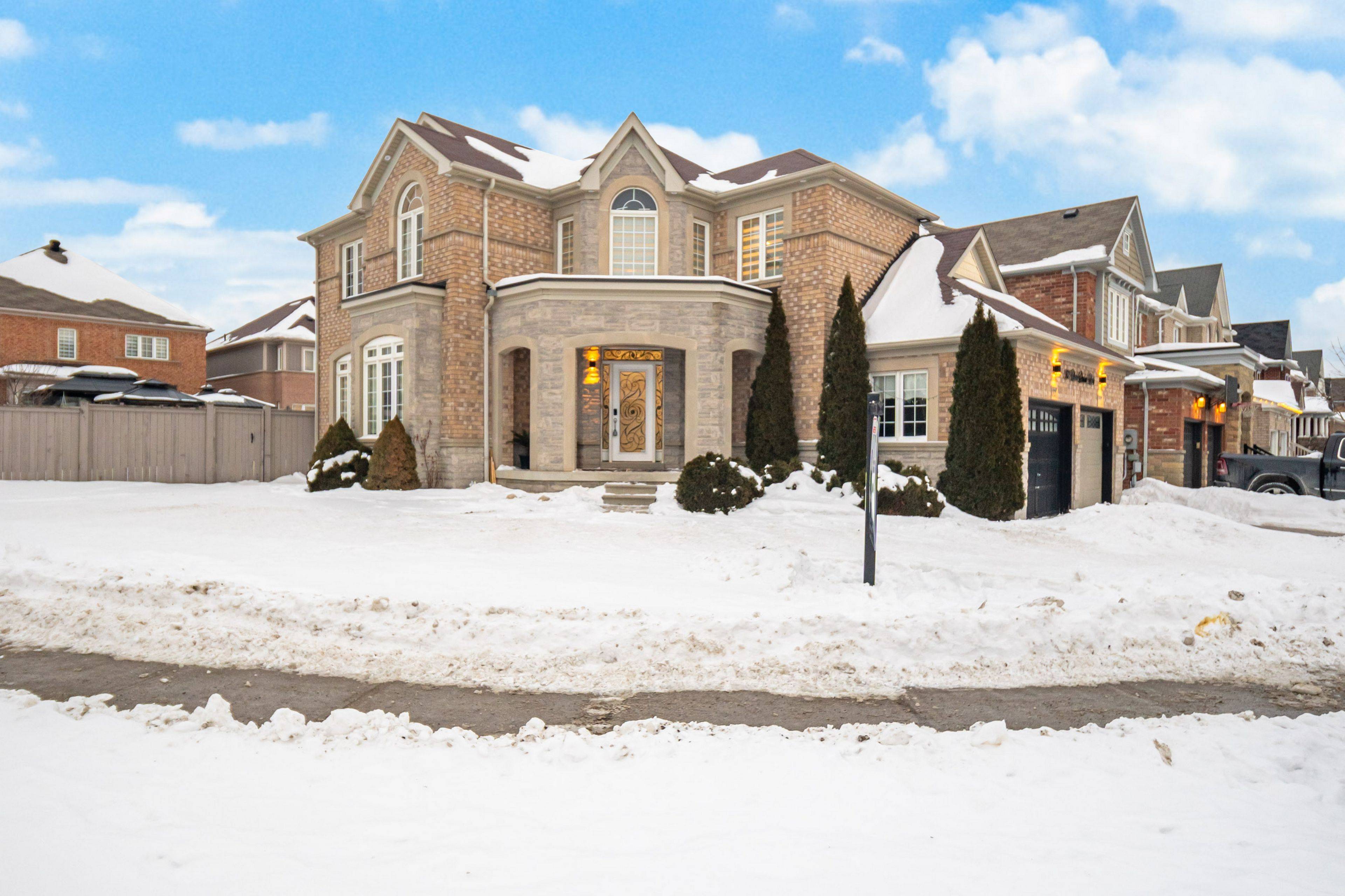 132 Blue Dasher BLVD, Bradford West Gwillimbury, ON L3Z 0E5