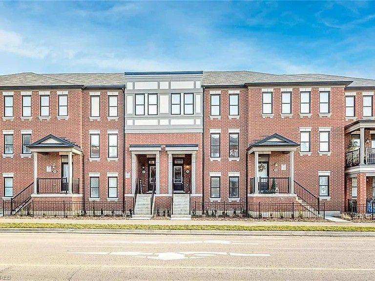 1285 Sycamore GDNS #20, Milton, ON L9E 1S8