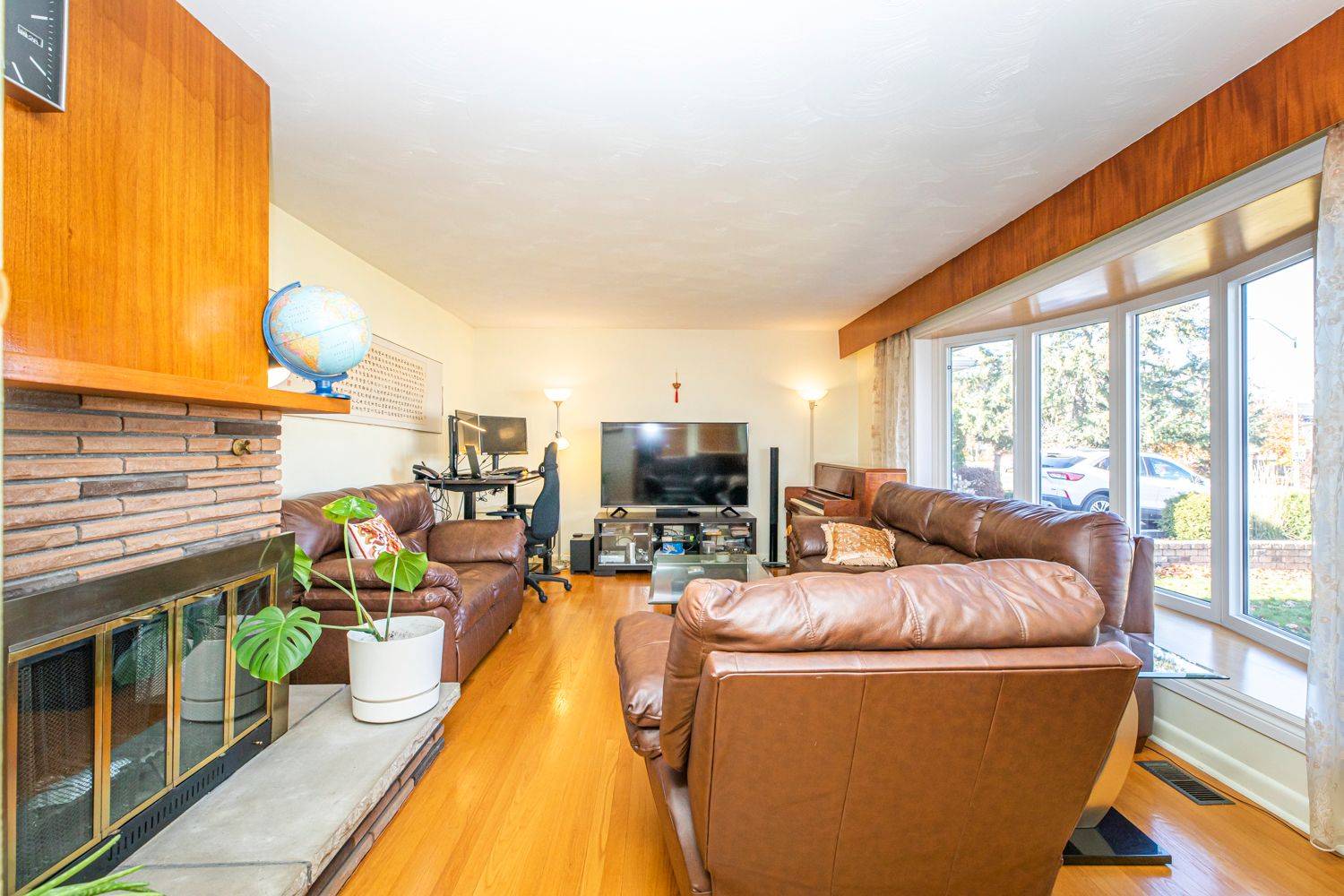 642 Sherbourne RD, Carlingwood - Westboro And Area, ON K2A 3H3