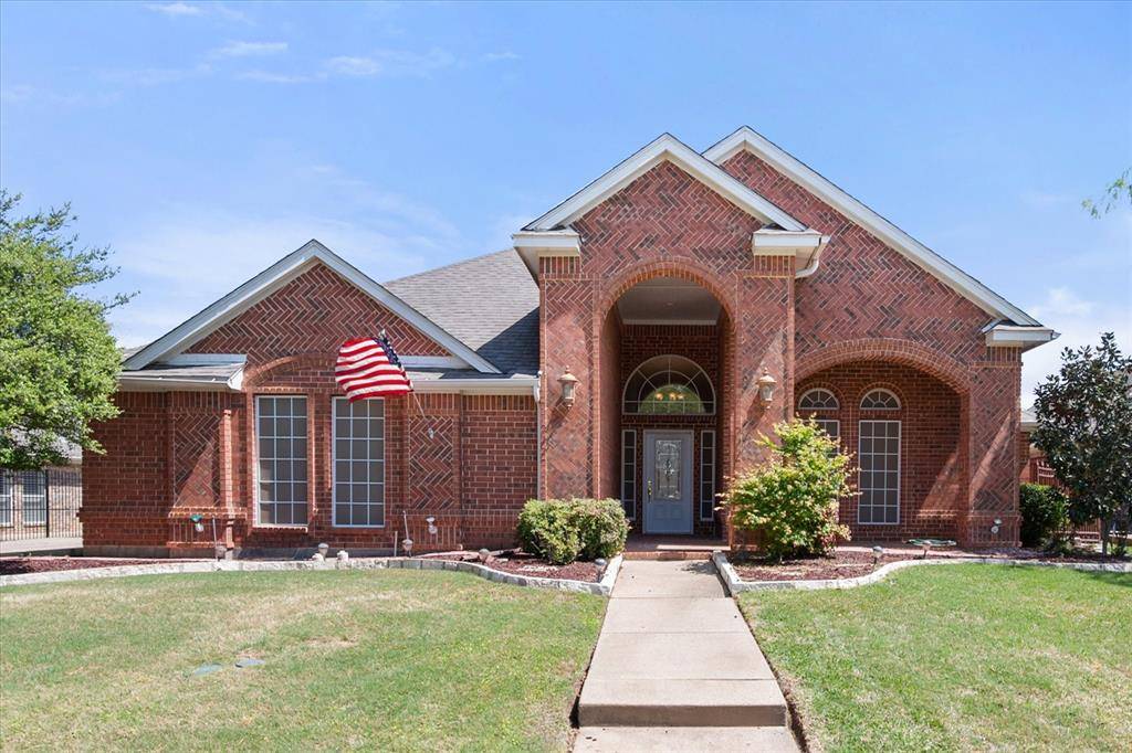 1013 Brook Arbor Drive, Mansfield, TX 76063