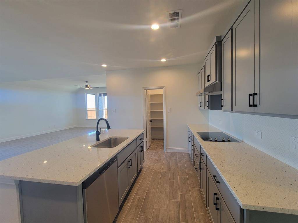 4424 Aralia Drive, Fort Worth, TX 76036