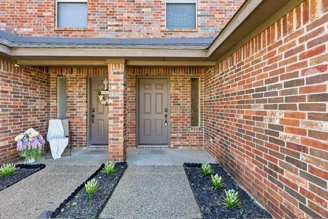 2320 Bloomfield Drive, Arlington, TX 76012