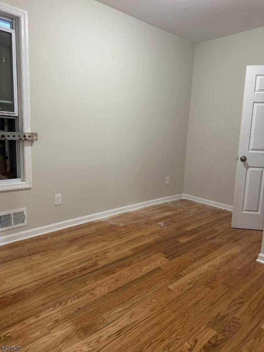 68 Arch St, Paterson City, NJ 07522