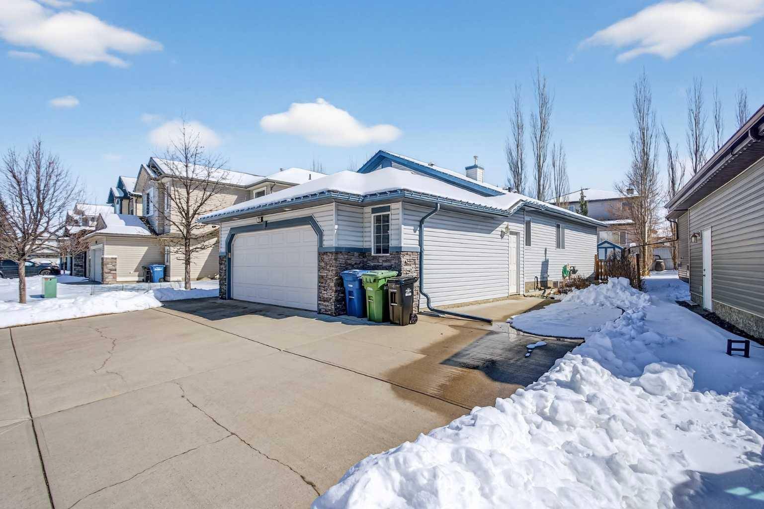 38 Tanner Close SE, Airdrie, AB T4A 2L4