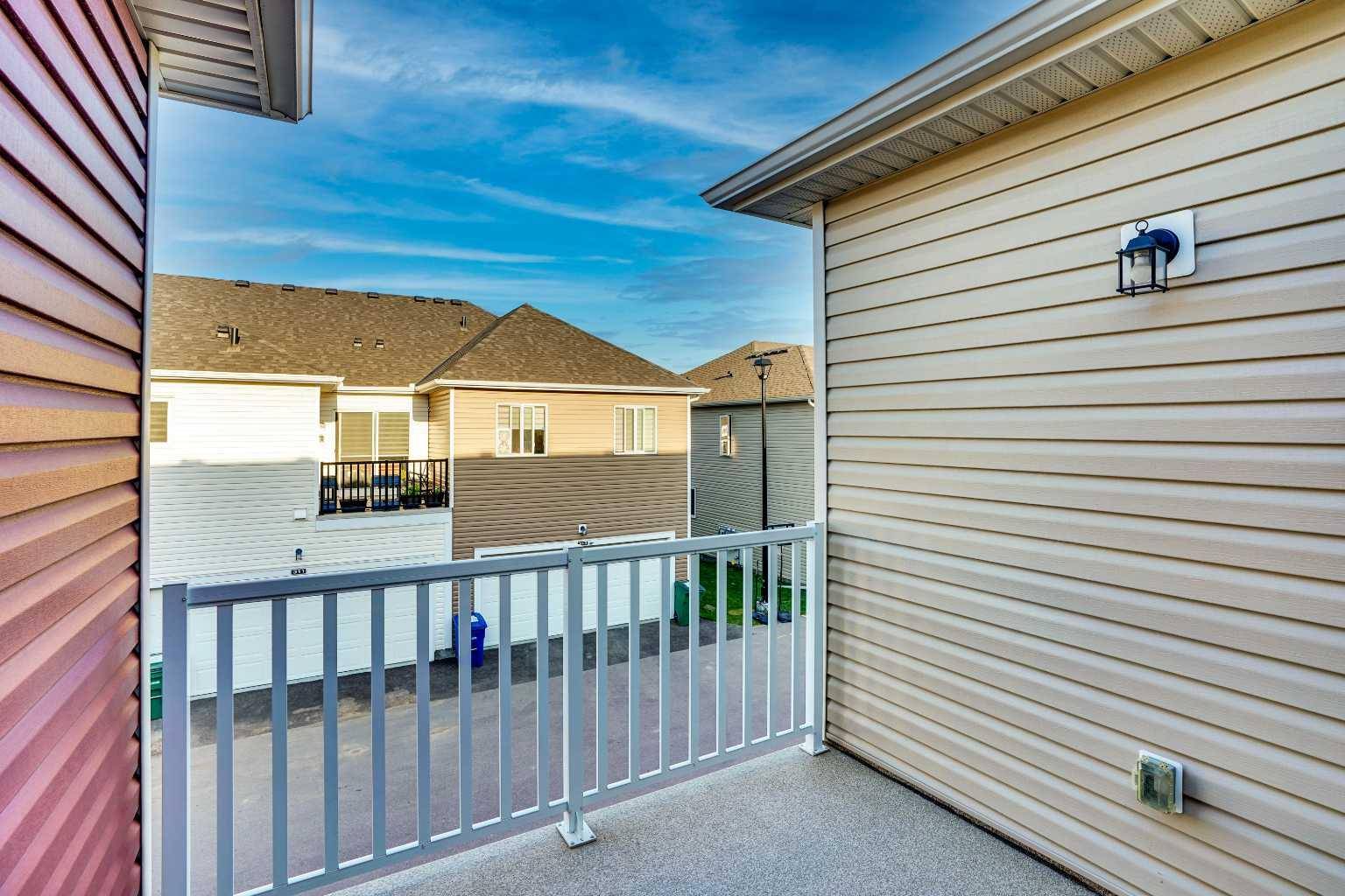 216 Windbury LN SW, Airdrie, AB T4B 5J5