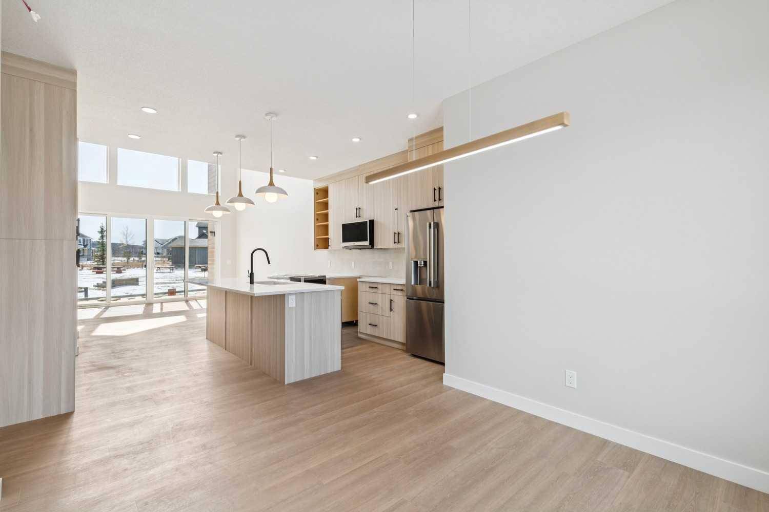 37 Cottageclub LN, Rural Rocky View County, AB T4C1B1