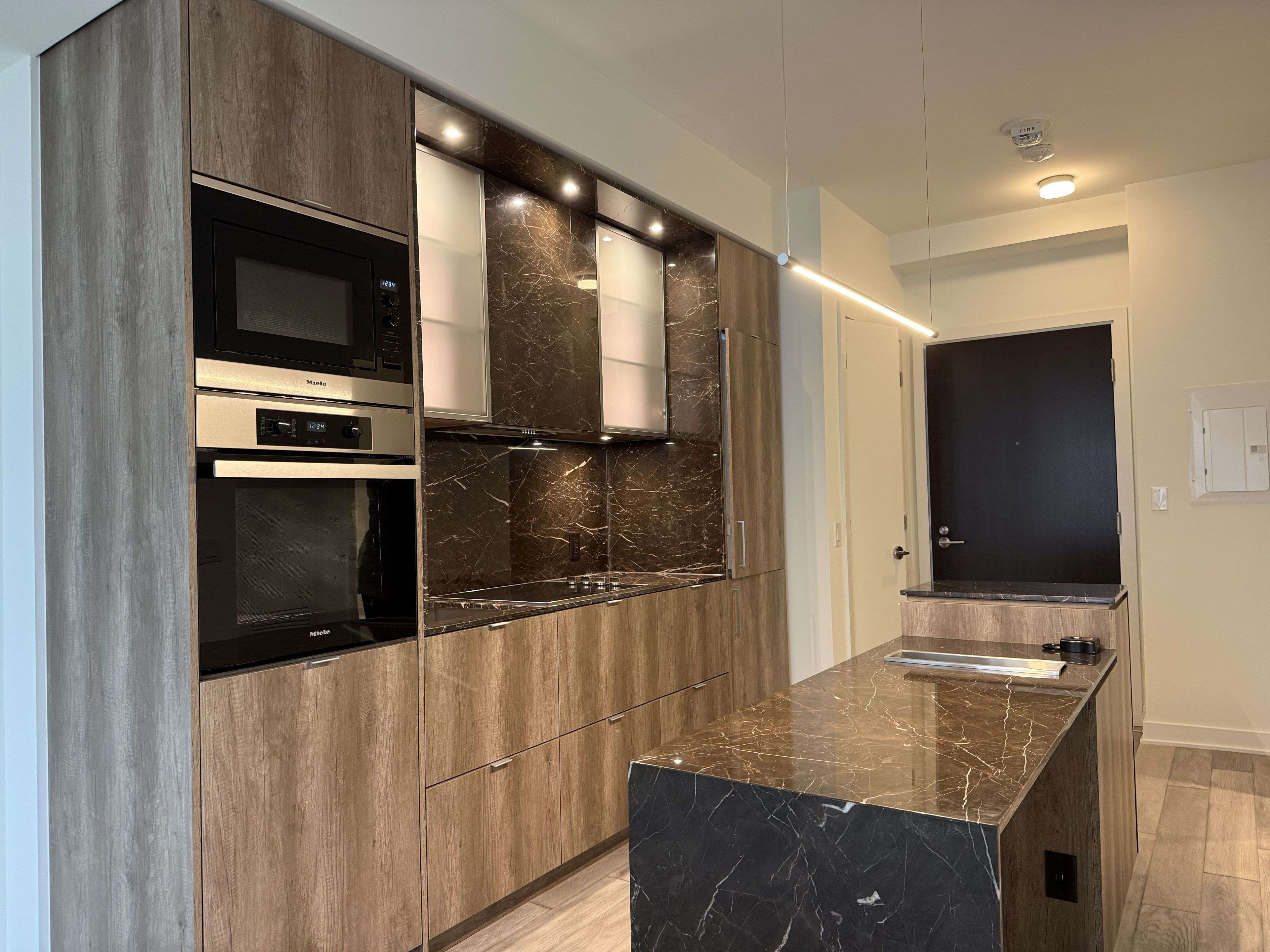 11 Yorkville AVE #1306, Toronto C02, ON M4W 1L2