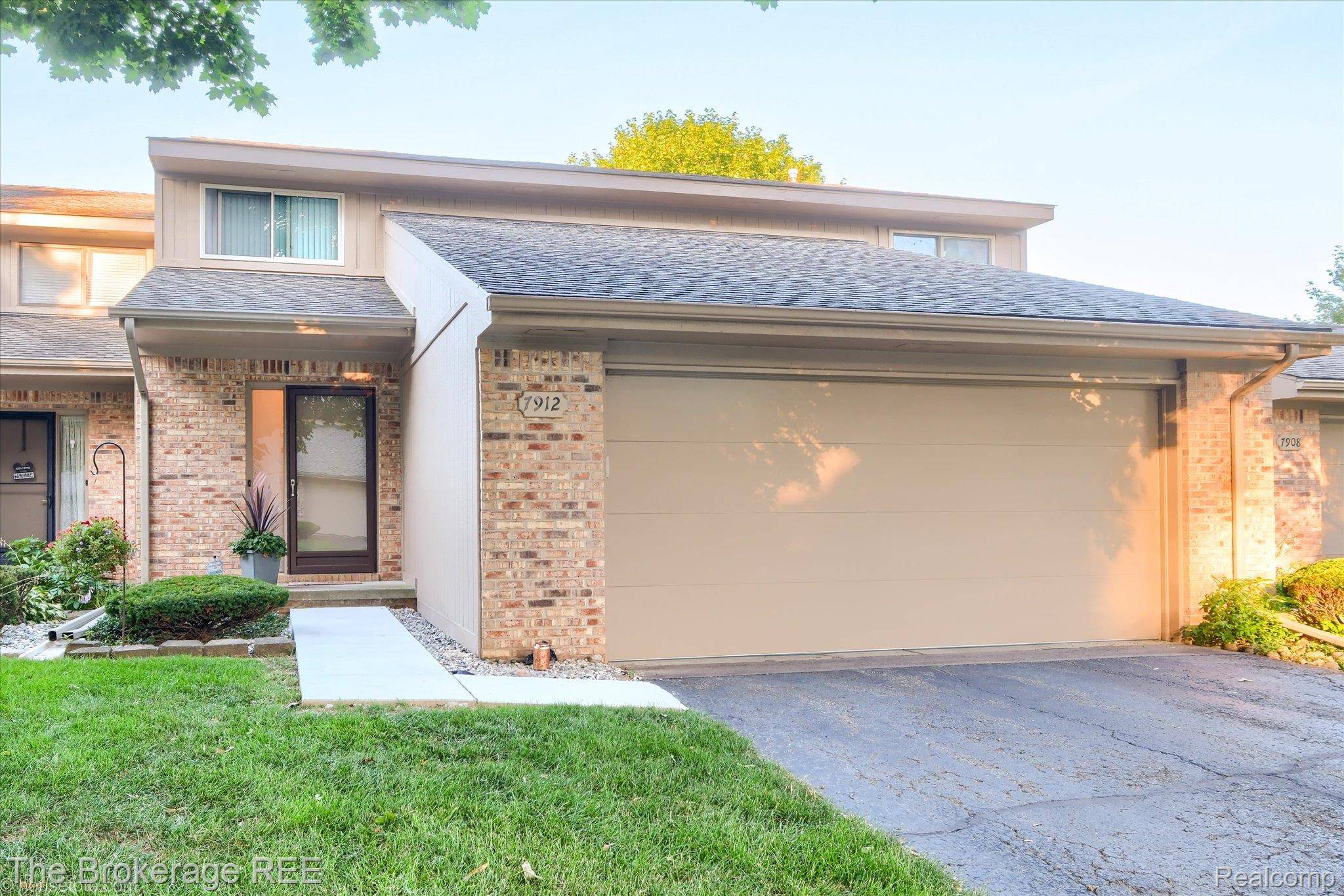 7912 Meadow DR #81, Waterford Charter Township, MI 48329