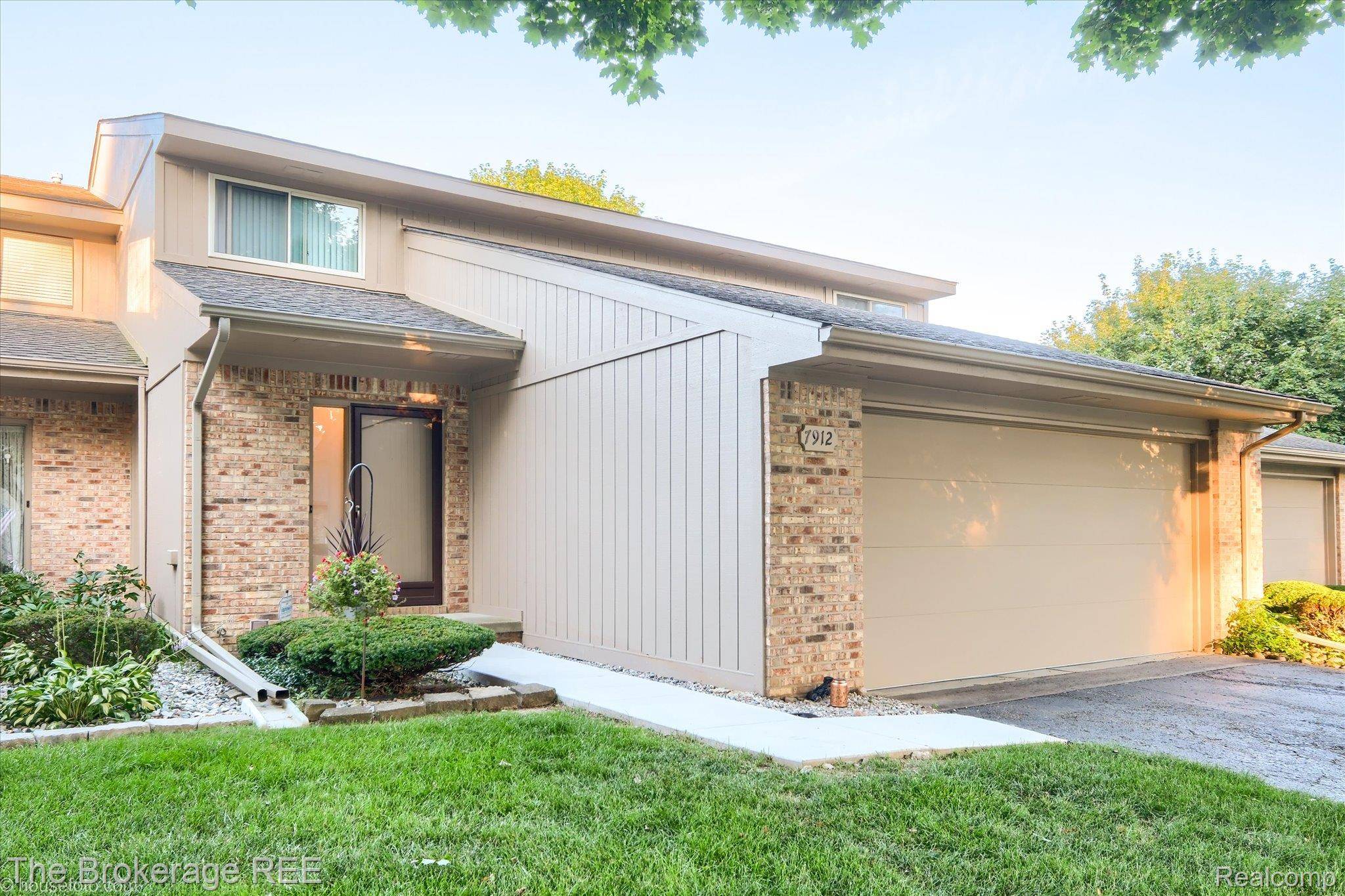 7912 Meadow DR #81, Waterford Charter Township, MI 48329