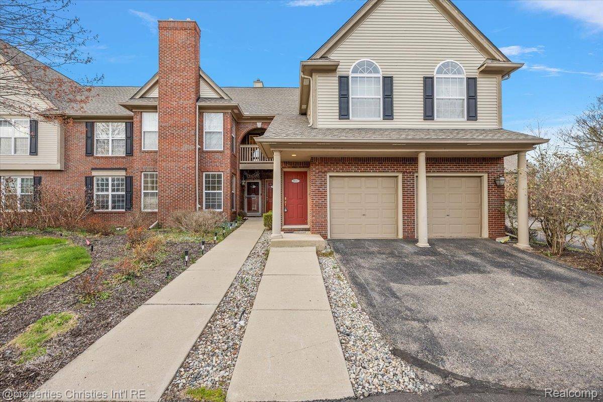 28360 Carlton Way DR, Novi, MI 48377