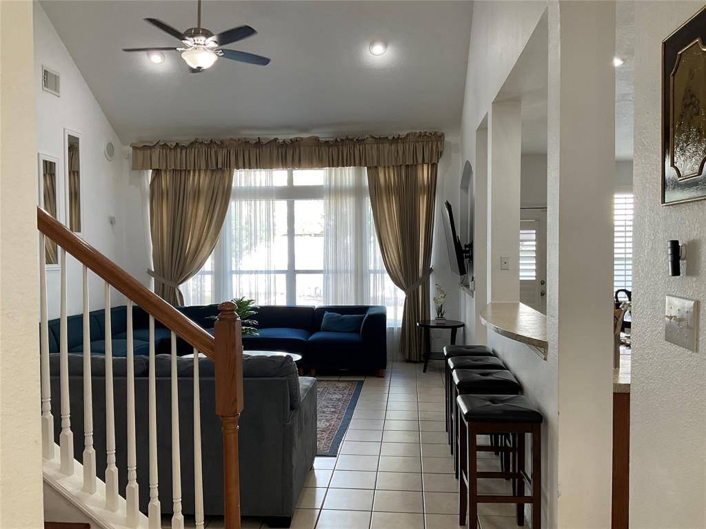 2206 N Carroll Avenue, Dallas, TX 75204