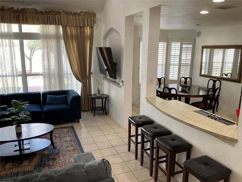 2206 N Carroll Avenue, Dallas, TX 75204