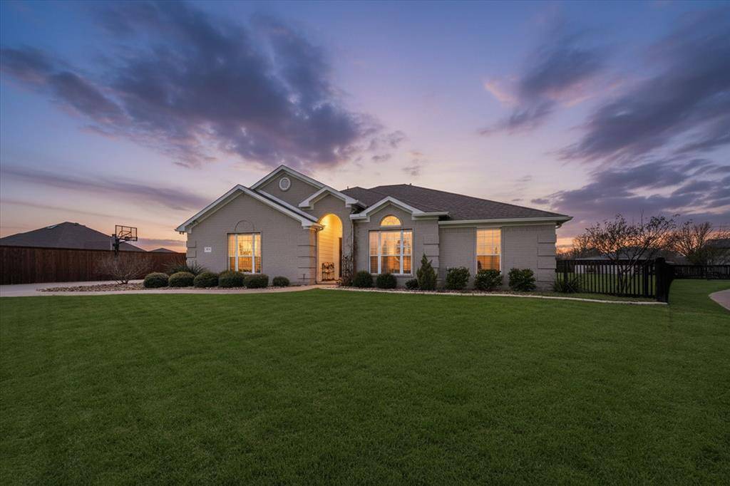 105 Meadow Glen Court, Aledo, TX 76008