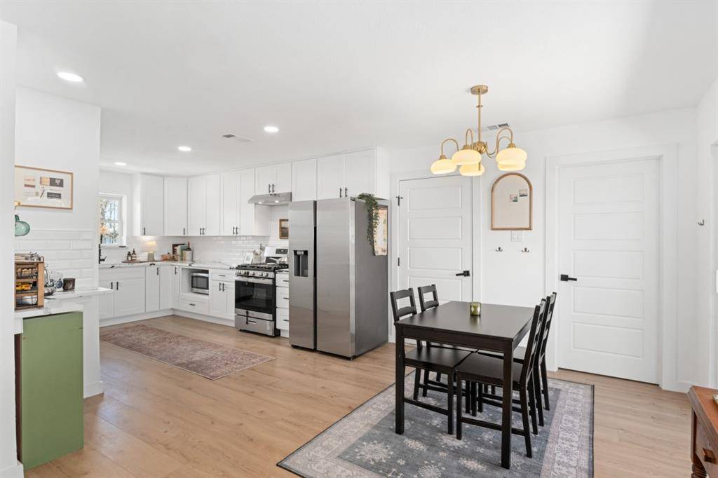 2321 Hartline Drive, Dallas, TX 75228