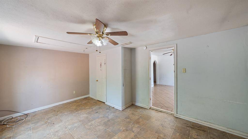 901 W Cayuga Drive, Athens, TX 75751