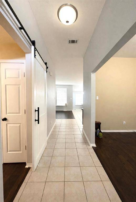 208 creek point Lane, Arlington, TX 76002