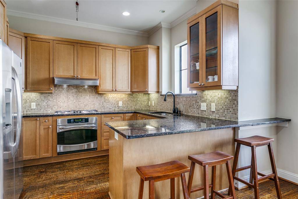 1132 Hemingway Lane, Irving, TX 75063