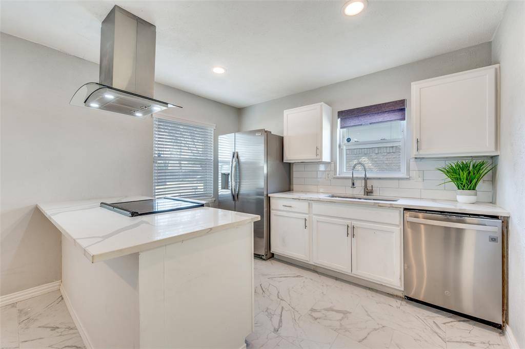 2043 Chatsworth Road, Carrollton, TX 75007