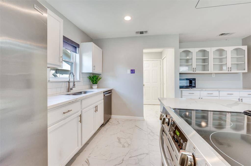 2043 Chatsworth Road, Carrollton, TX 75007