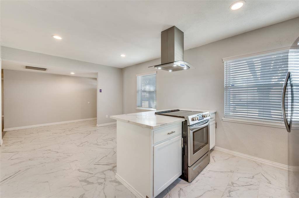 2043 Chatsworth Road, Carrollton, TX 75007