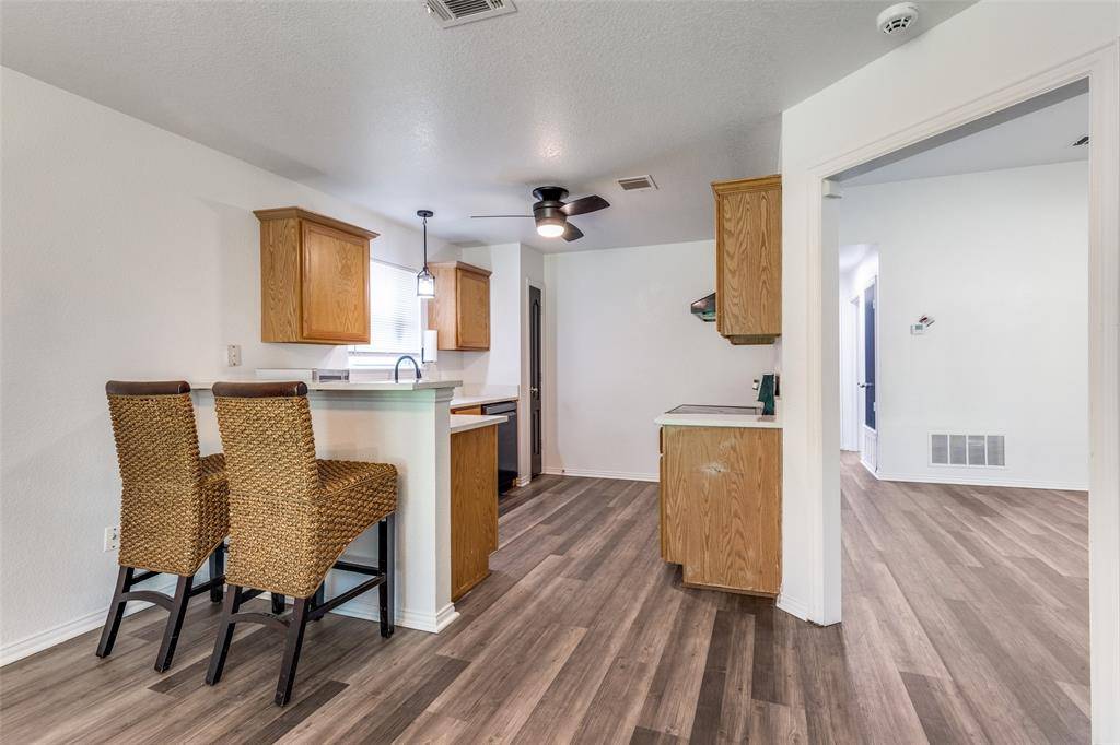 741 Oak Park Drive, Azle, TX 76020