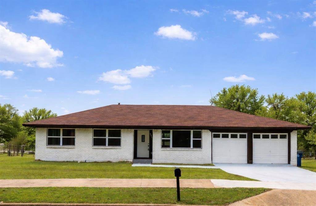 536 Lakeshore Drive, Ennis, TX 75119