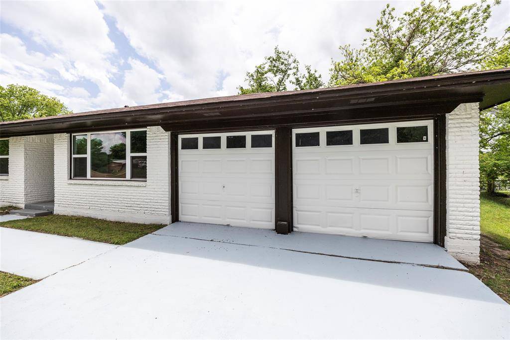 536 Lakeshore Drive, Ennis, TX 75119